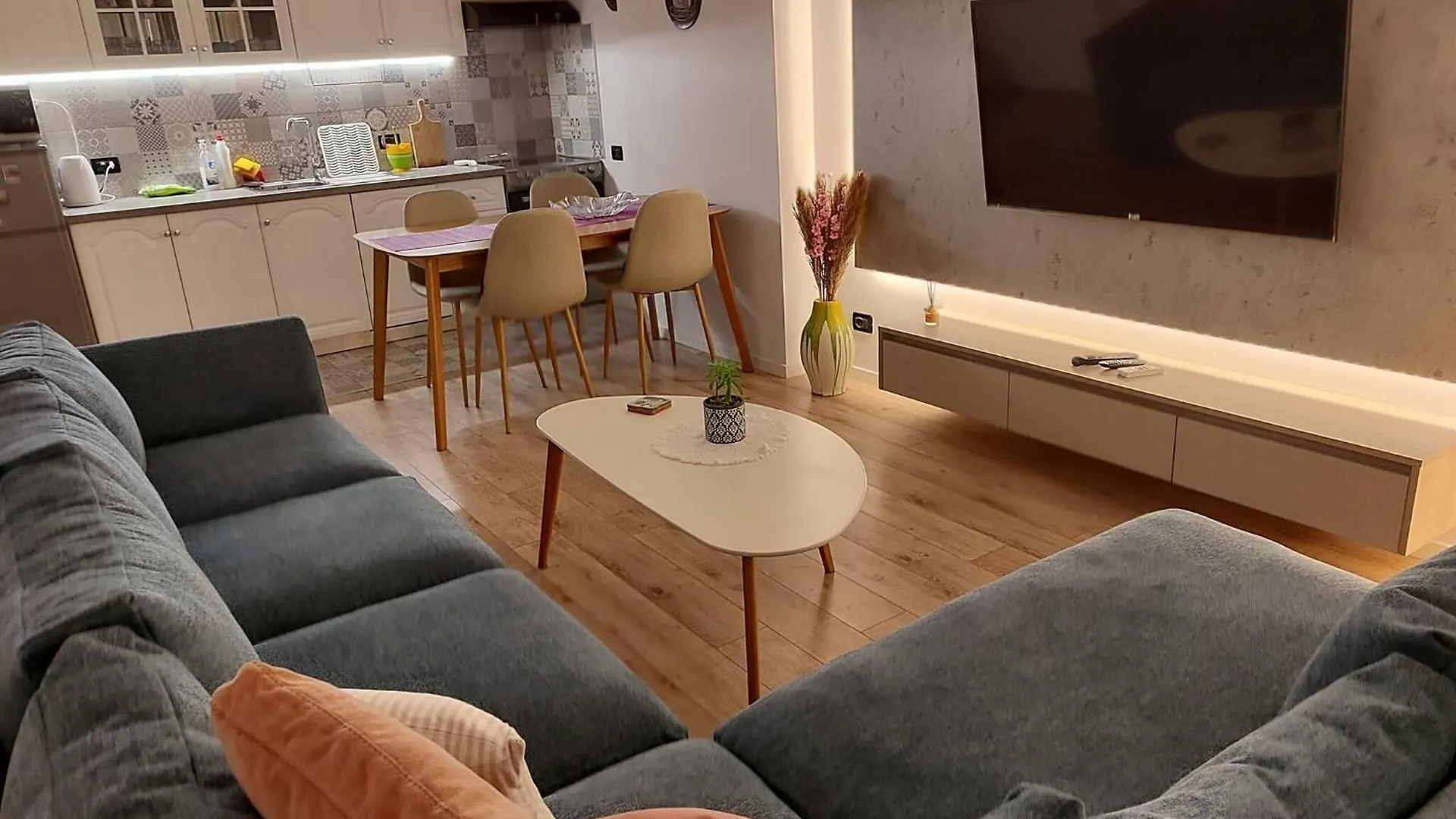 Cozy Apartment Great Location Tirana Albania